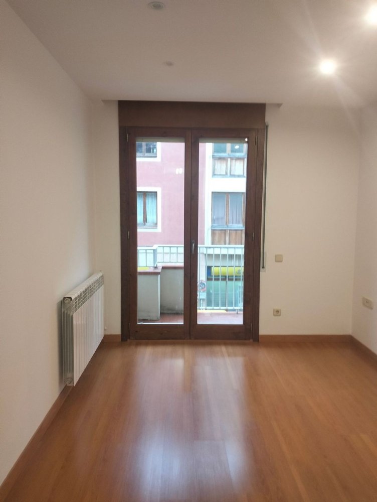 Apartamento de 2 dormitorios en Sant Joan de les Abadesses, Spain No. 157093