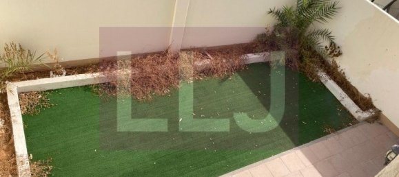 3 Schlafzimmer Villa in Abu Dhabi, UAE, Nr. 52821 2