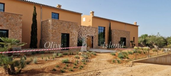 4 bedrooms Villa in Santa Maria Del Cami, Spain No. 176899 10