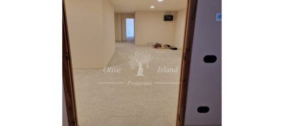 4 bedrooms Villa in Santa Maria Del Cami, Spain No. 176899 9