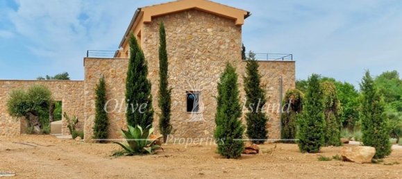4 bedrooms Villa in Santa Maria Del Cami, Spain No. 176899 5