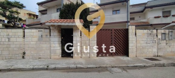 4 rooms House in Brindisi, Italy No. 41914 41