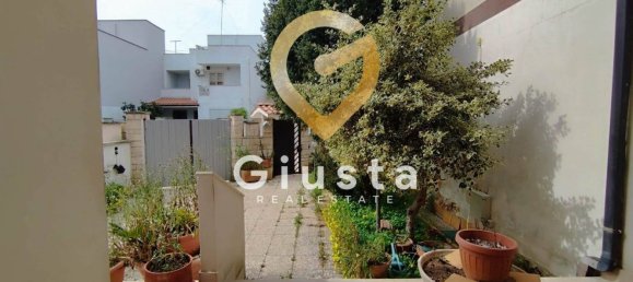 4 rooms House in Brindisi, Italy No. 41914 10