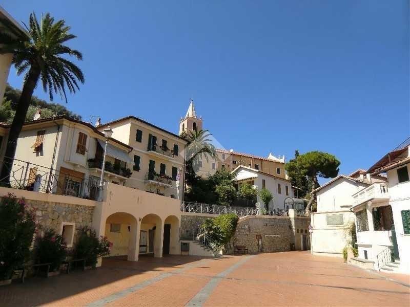 3 rooms Apartment in Bordighera, Italy No. 236445