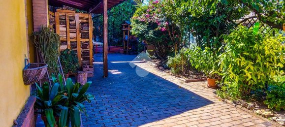 3 bedrooms Villa in Colorno, Italy No. 65469 2