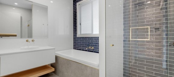 4 bedrooms House in White Rock, Australia No. 965 5