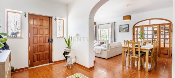 3 Schlafzimmer Villa in Loule, Portugal, Nr. 135833 8