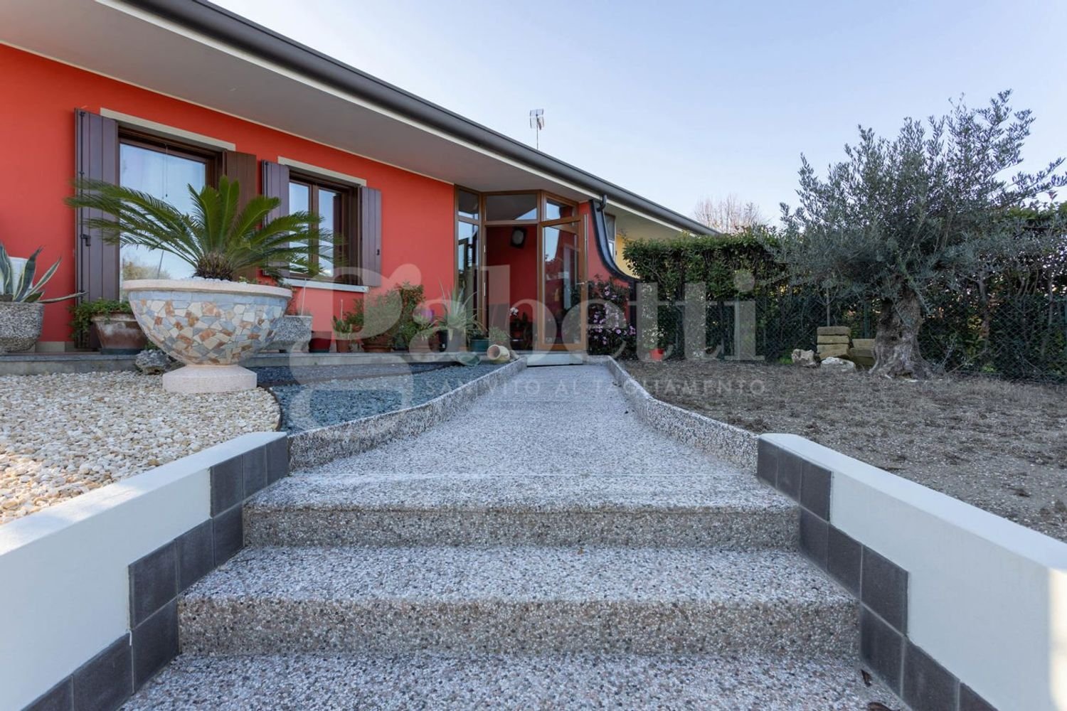 7 rooms Villa in Pordenone, Italy No. 161536