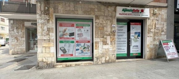 80m² Commercial property in Bari, Italy No. 24750 8