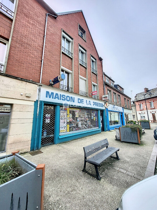 3 Schlafzimmer Gebäude in La Fere, France, Nr. 74007