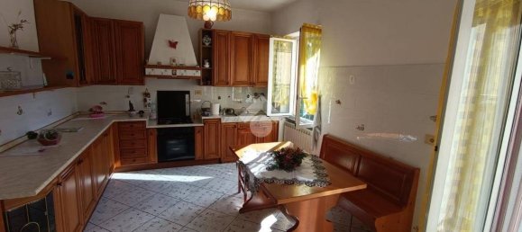3 Schlafzimmer Wohnung in Genoa, Italy, Nr. 36222 21