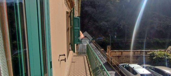 3 Schlafzimmer Wohnung in Genoa, Italy, Nr. 36222 8