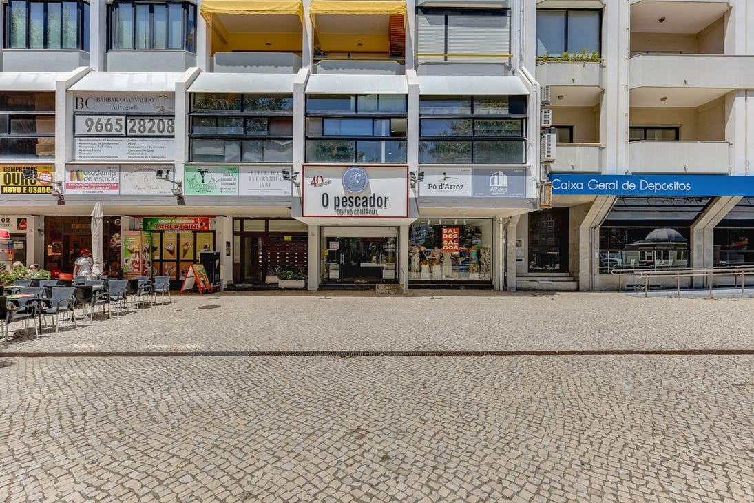 33m² Commercial property in Costa da Caparica, Portugal No. 265324