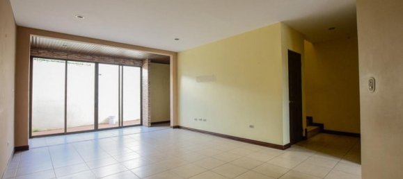 Apartamento com 3 quartos em condomínio em El Guarco , Costa Rica N.º 1178 3
