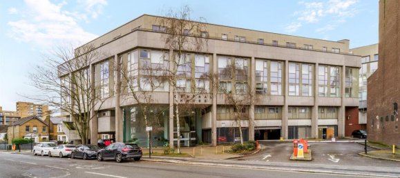 Studio in Hounslow, United Kingdom, Nr. 9863 9