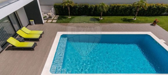 4 bedrooms House in Corroios, Portugal No. 169906 18