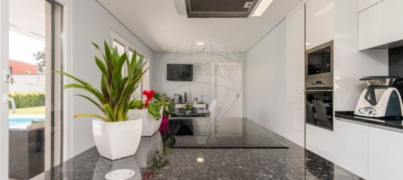 4 bedrooms House in Corroios, Portugal No. 169906 19