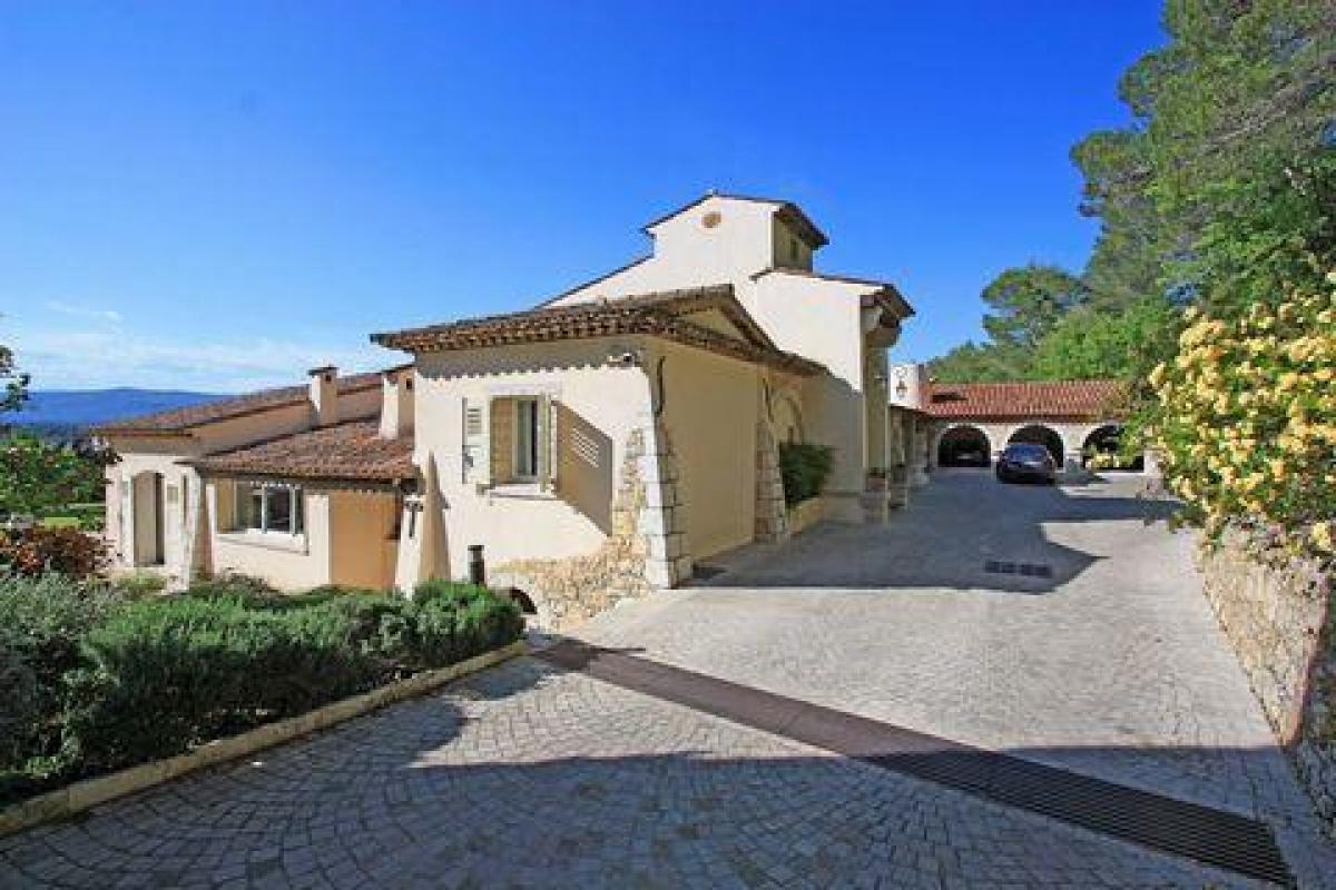11 bedrooms House in Mougins, France No. 10455