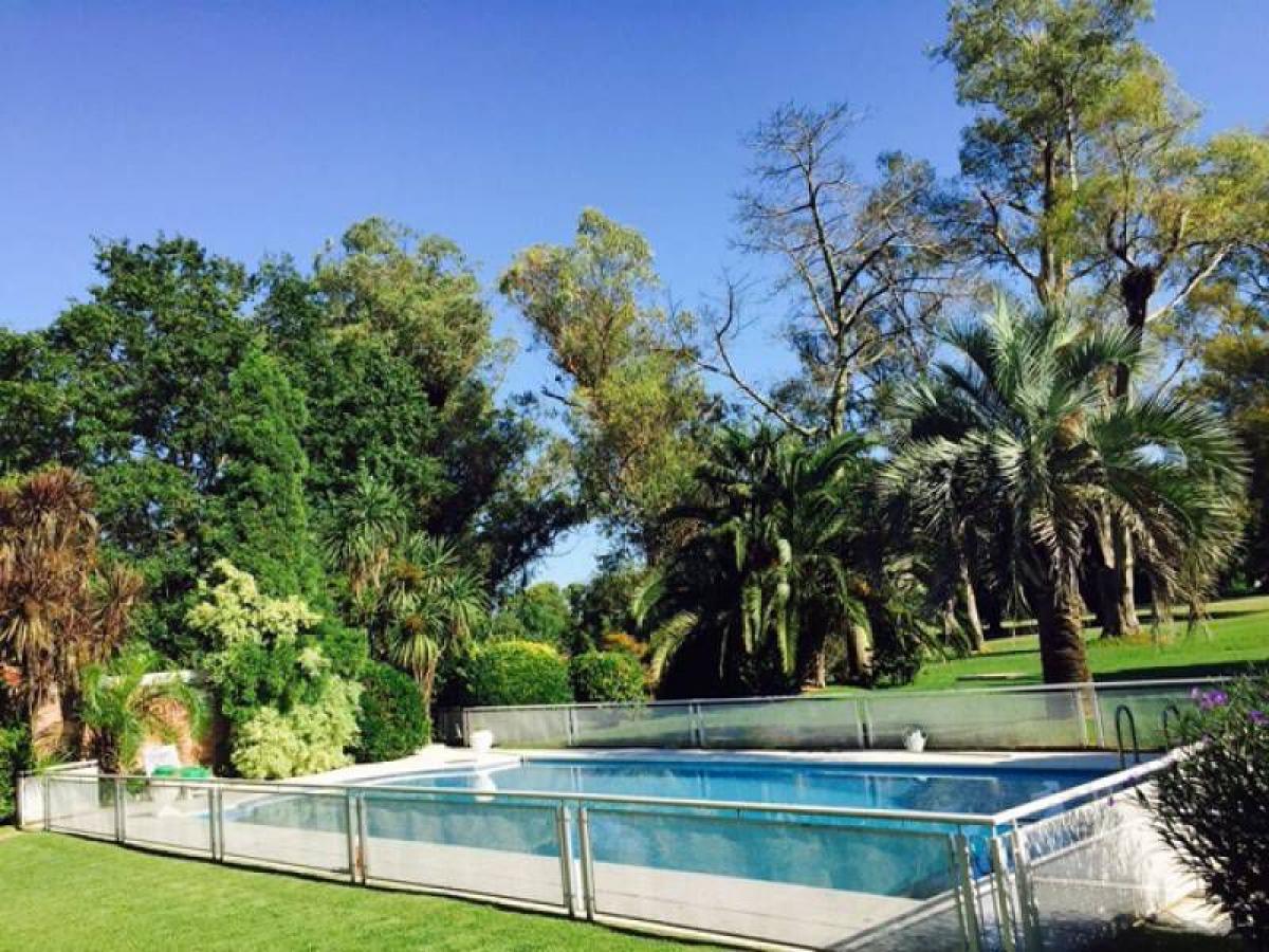 4 bedrooms House in Pilar, Argentina No. 19089