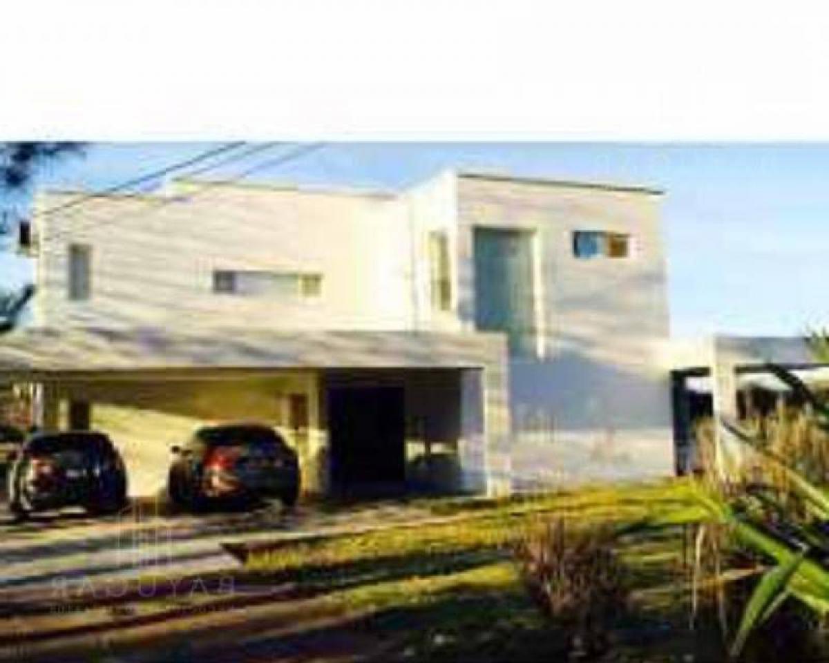 3 bedrooms House in Pilar, Argentina No. 21857