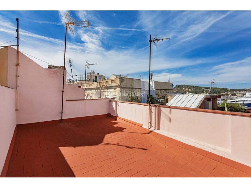 Ático de 2 dormitorios en Ciudad Vieja, Spain No. 260883