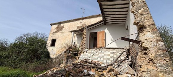 Дом с 8 комнатами в Амелия, Италия № 45918 58