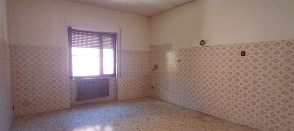 5 rooms Apartment in Tuscania, Italy No. 273074 3