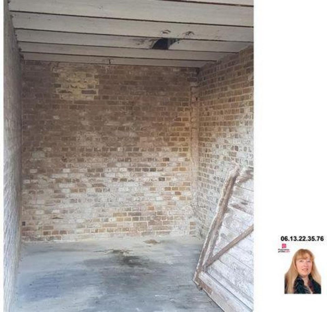  Shop in Les Andelys, France No. 19668