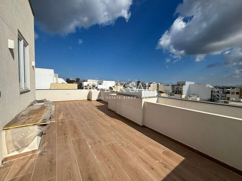 1 chambre Penthouse à Pieta, Malta No. 7505