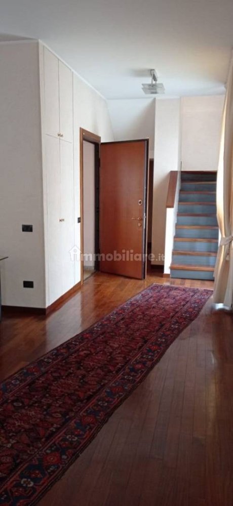 Квартира с 5 спальнями в Галларате, Италия № 354449