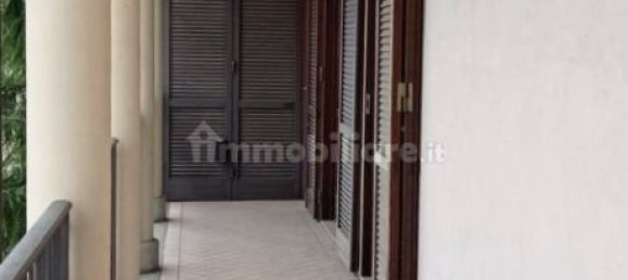 Квартира с 5 спальнями в Галларате, Италия № 354449 3