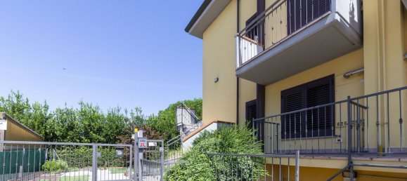 Apartamento de 3 habitaciónes en Ravenna, Italy No. 266904 2
