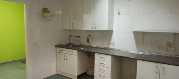 120m² Commercial property in Logrono, Spain No. 150439 3