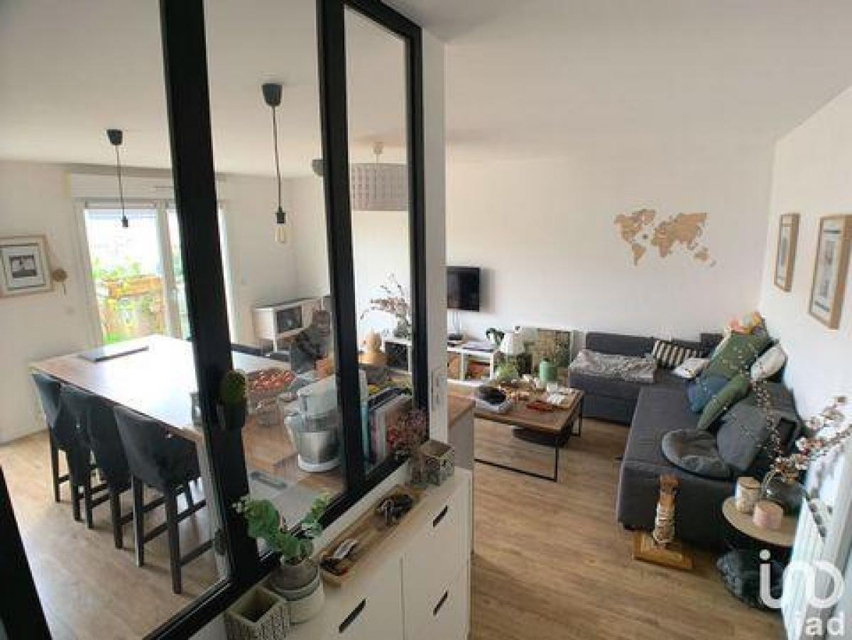 2 bedrooms Condo in Merignac, France No. 29043