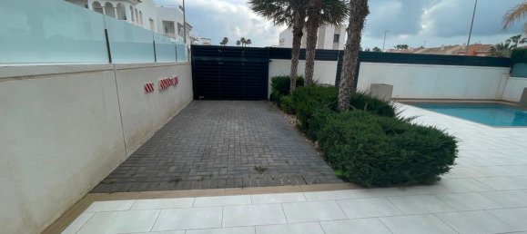 3 bedrooms Villa in Ciudad Quesada, Spain No. 176544 2