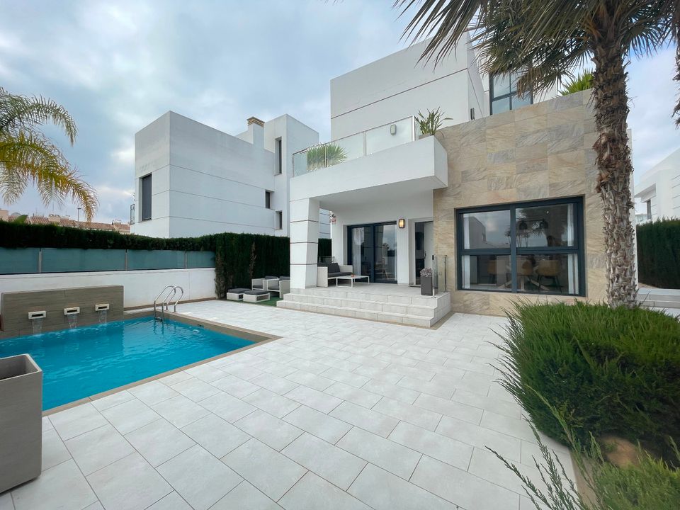 3 bedrooms Villa in Ciudad Quesada, Spain No. 176544