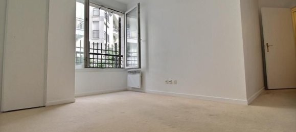 Apartamento de 2 dormitorios en Antony, France No. 189564 8