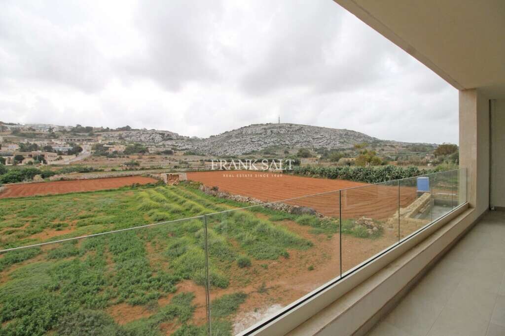 3 bedrooms Apartment in Bahar ic-Caghaq, Malta No. 4539