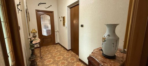 Apartamento de 1 dormitorio en Turin, Italy No. 329513 3