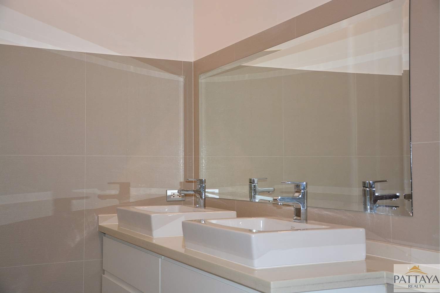 3 bedrooms Cafe / restaurant in Pattaya, Thailand No. 19369