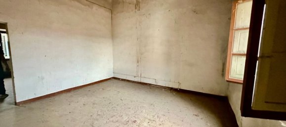 4 rooms House in Carmignano, Italy No. 297055 6