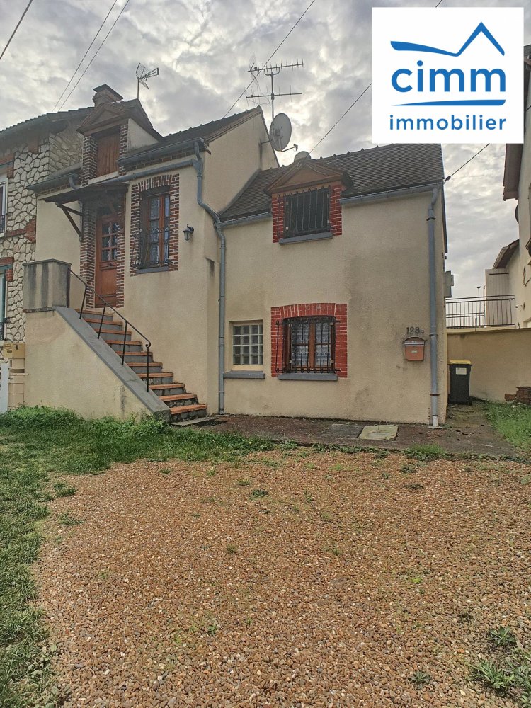 Moradia em banda T1 em Montargis, France N.º 60991