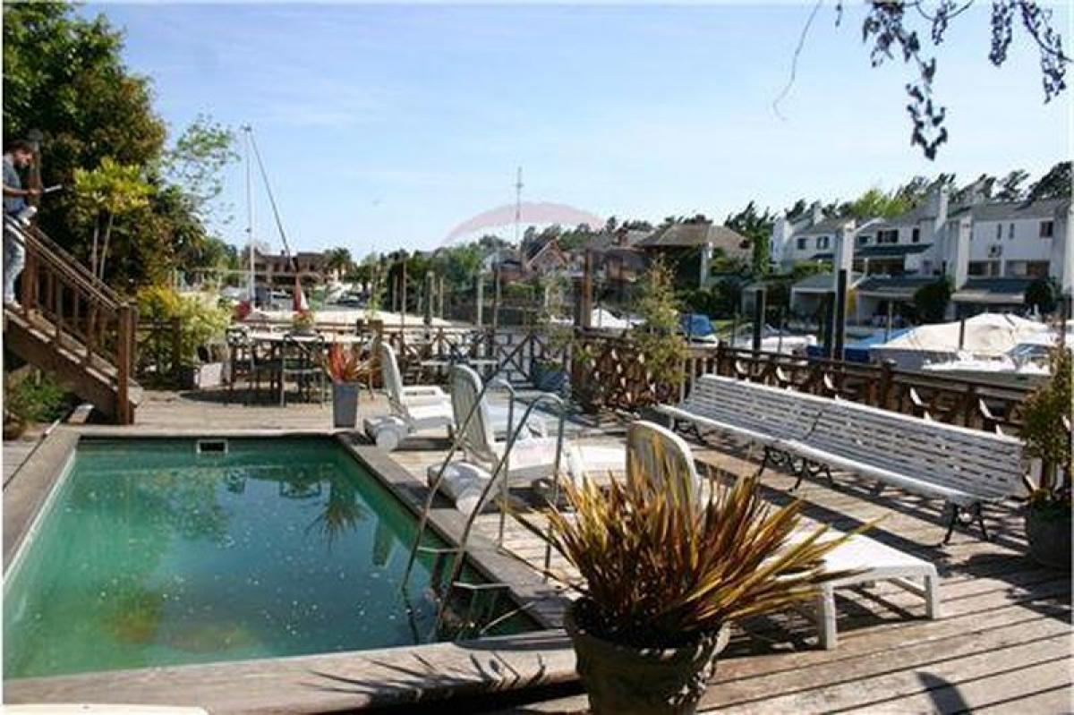 Casa T4 em San Fernando, Argentina N.º 20632