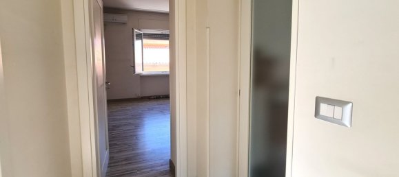 4 rooms Apartment in Catanzaro, Italy No. 148345 7