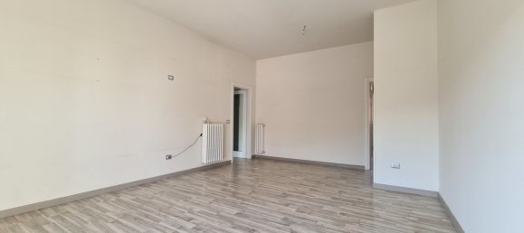 4 rooms Apartment in Catanzaro, Italy No. 148345 3