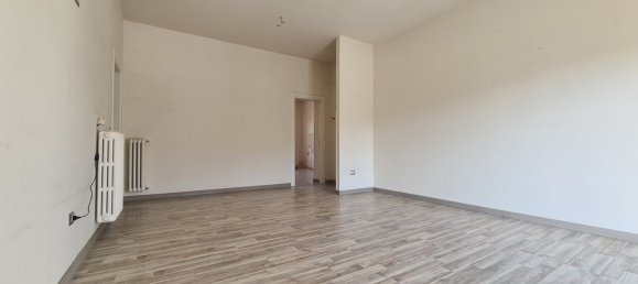4 rooms Apartment in Catanzaro, Italy No. 148345 2