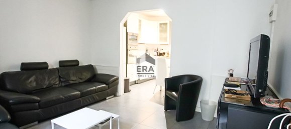 2 bedrooms Apartment in Paris, France No. 177792 2
