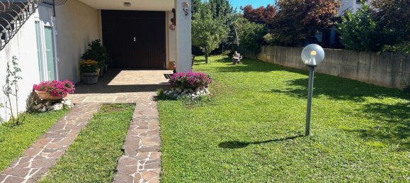 8 bedrooms House in Udine, Italy No. 376808 6