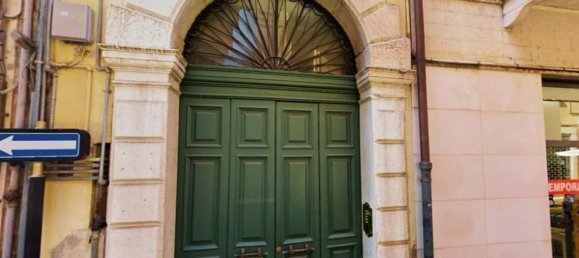 8-Zimmer Wohnung in Verona, Italy, Nr. 281131 3