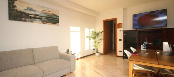 3 Schlafzimmer Villa in San Fermo della Battaglia, Italy, Nr. 12178 11